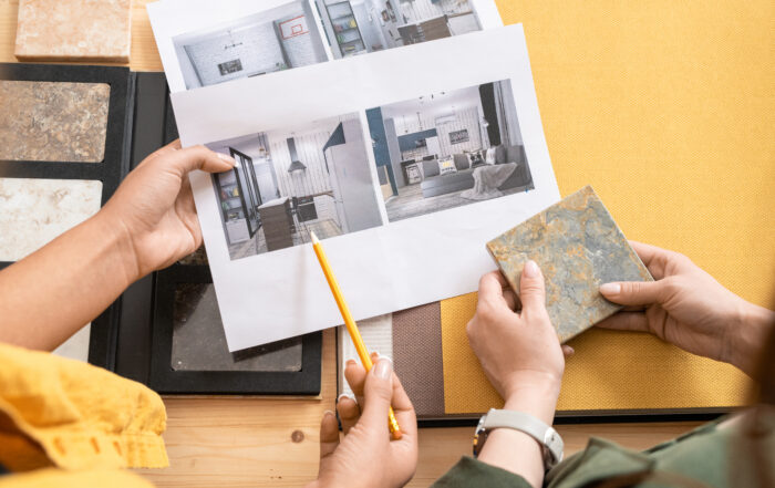Scelta di materiali e pavimenti per una ristrutturazione casa a settembre.